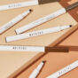 SHEGLAM Matita per sopracciglia liquida Feather Better-Marrone medio (2)_Ambient.jpg