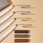 SHEGLAM Matita per sopracciglia liquida Feather Better-Marrone medio (4)_Ambient.jpg