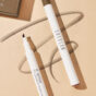 SHEGLAM Matita per sopracciglia liquida Feather Better-TAUPE_Ambient.jpg