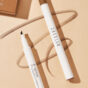 SHEGLAM Matita per sopracciglia liquida Feather Better-BLONDE_Ambient.jpg